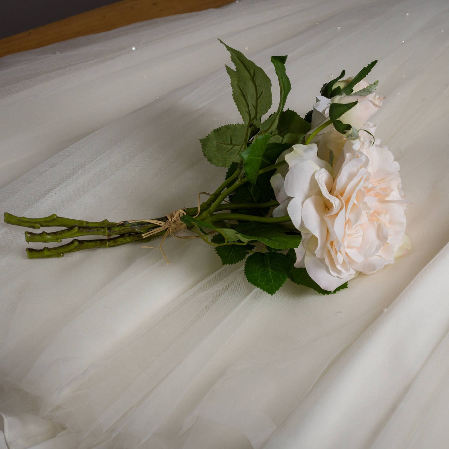 Skandi London Peachy Cream Short Stem Rose Bouquet - Skandi London