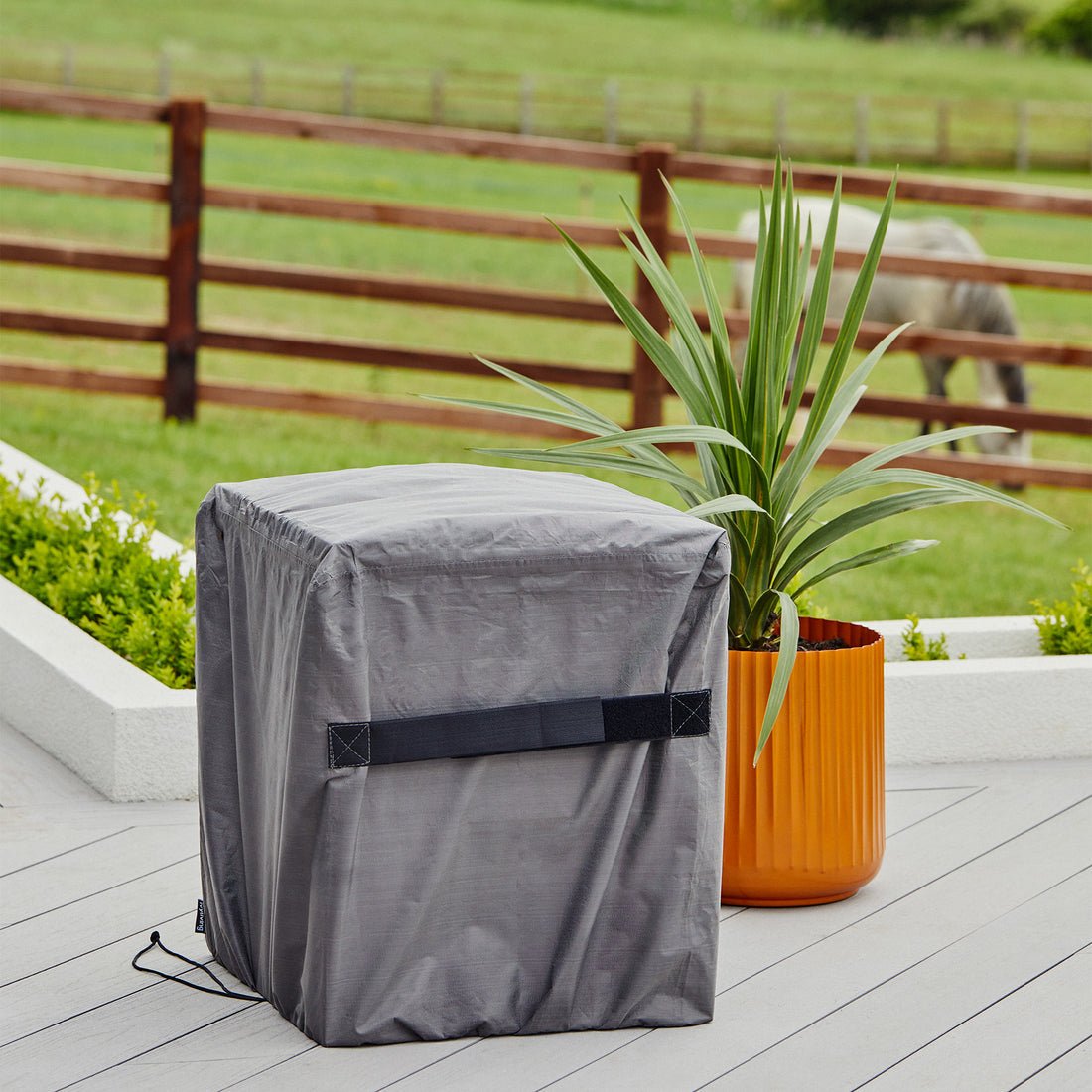 Tyr Waterproof Fire Pit Cover in Eco - friendly Material (Square) - Skandi London