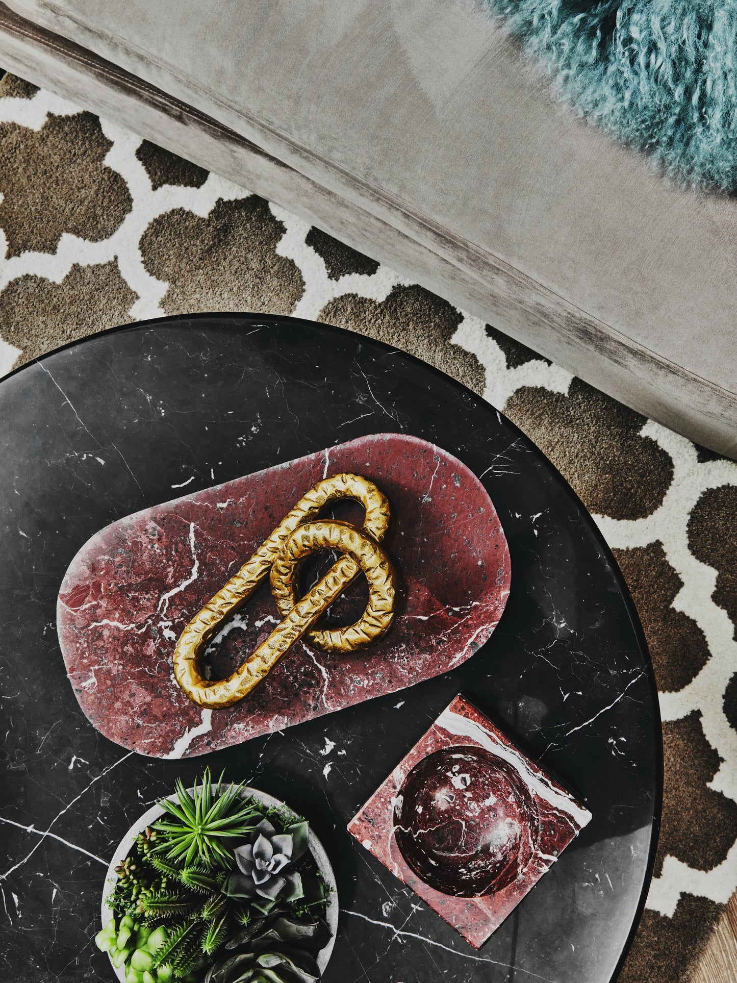Vida Oval Red Marble Serving Board