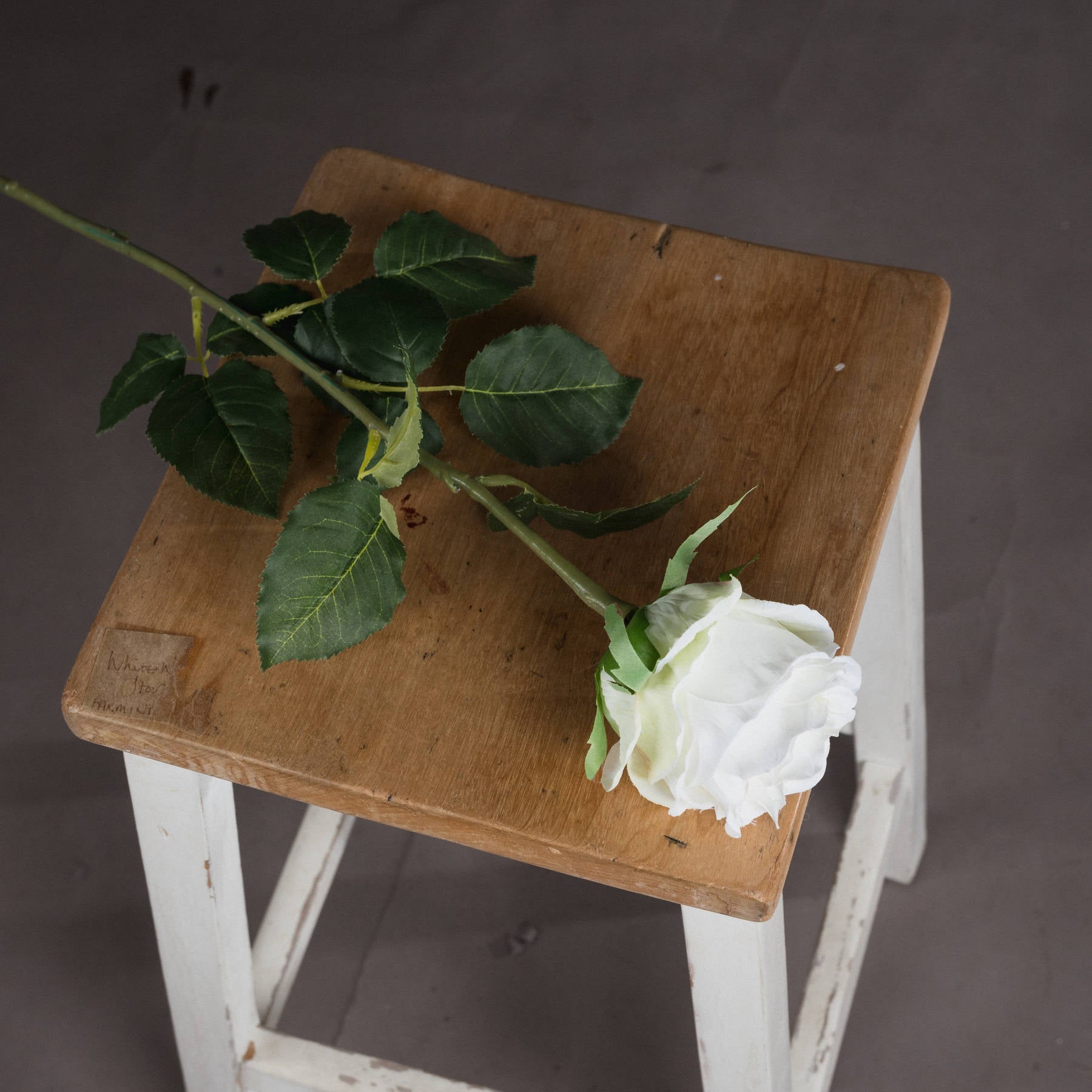 Skandi London Traditional White Rose - Skandi London