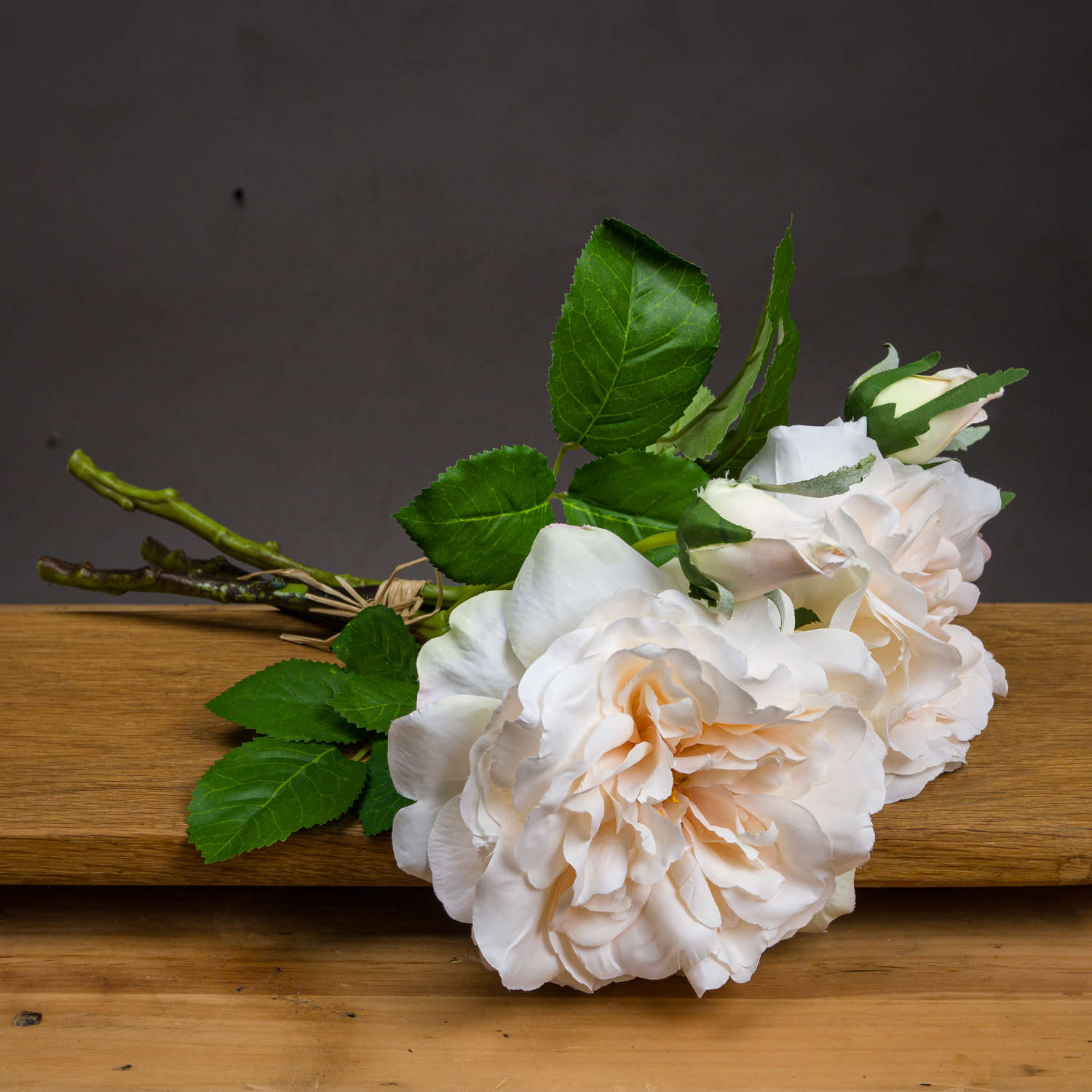 Skandi London Peachy Cream Short Stem Rose Bouquet - Skandi London