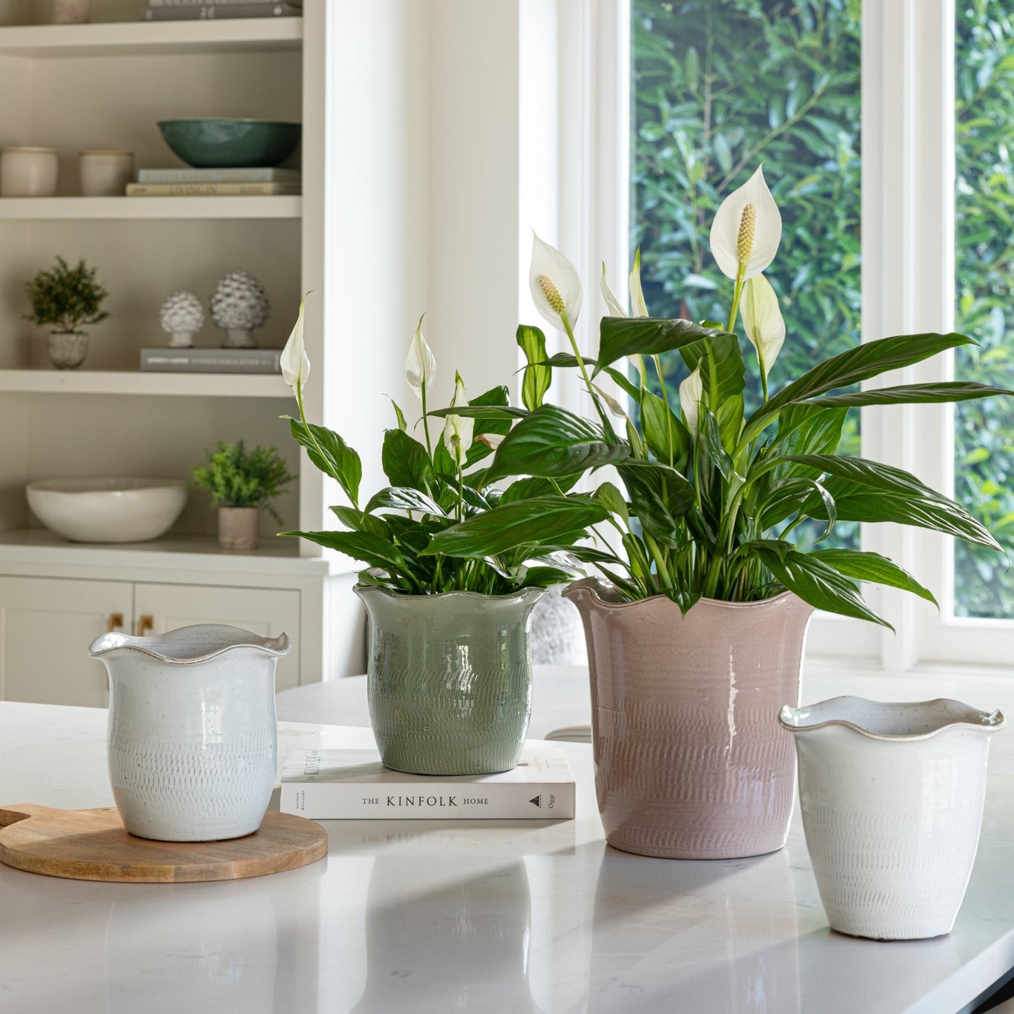 Camellia White Scalloped Edge Planter H25cm D26cm - Skandi London