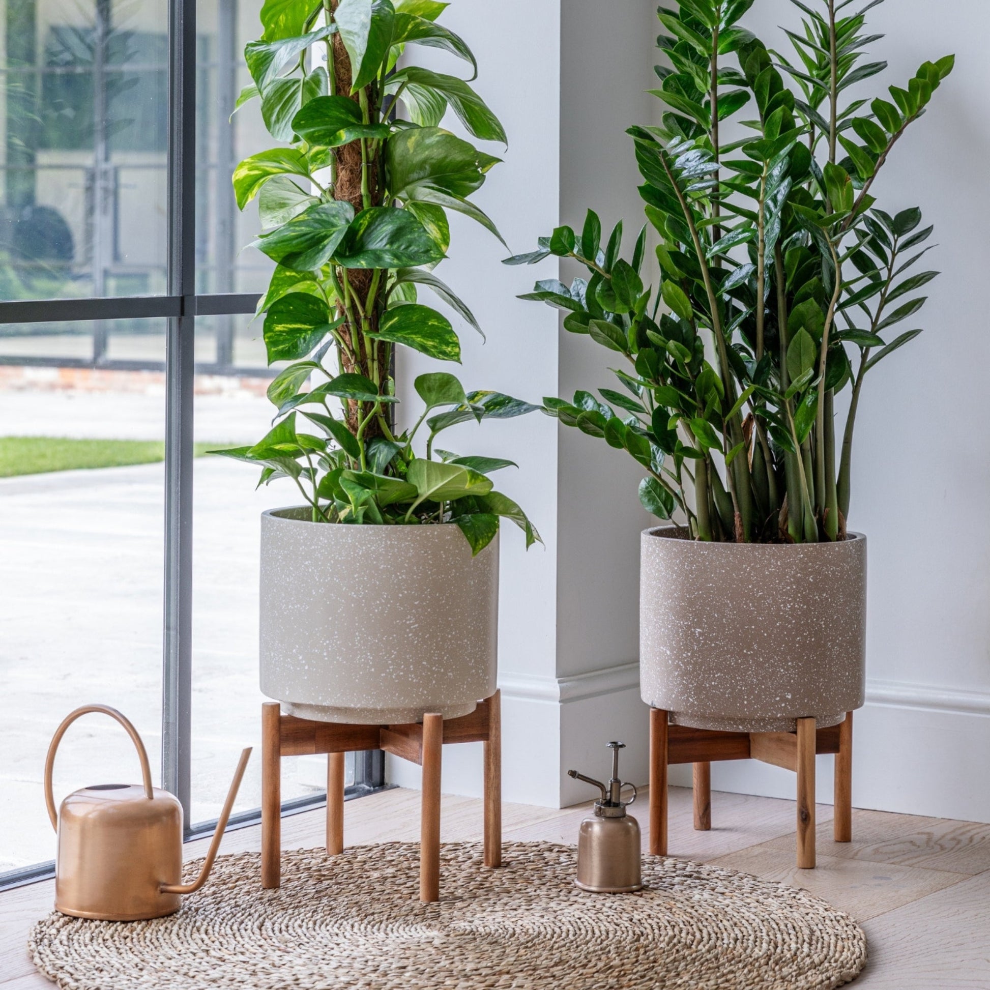 Valetta Ivory Speckled Planter with Stand H33cm D24cm - Skandi London